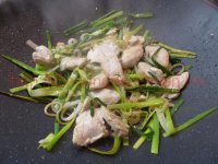 Gemüse und Geflügel im Wok