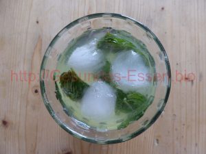 Read more about the article Erfrischender Pfefferminz-Zitronen Cocktail