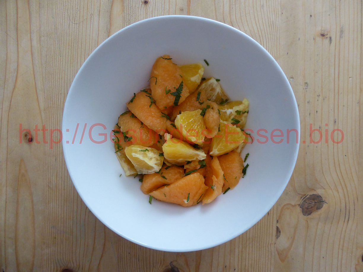 Melonen-Organgen-Salat mit Pfefferminze