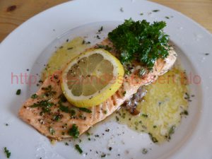 Read more about the article Saurer Rosmarin-Lachs in Butter