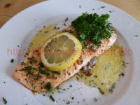 Saurer Rosmarin-Lachs in Butter