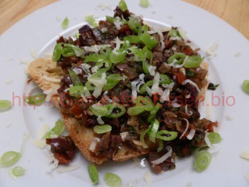 "Dinkel-Toast mit Kräuteraufstrich"