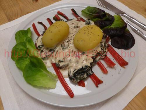 "Kartoffeln mit buntem Mangold und Craime Fraiche"