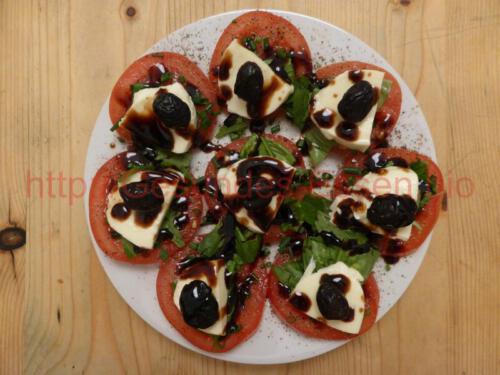 Mozzarella_Basilikum_Melisse_27052018_Teller