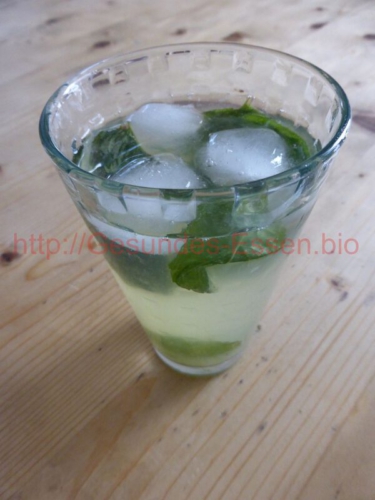 "Pfefferminze-Zitronen-Cocktai"